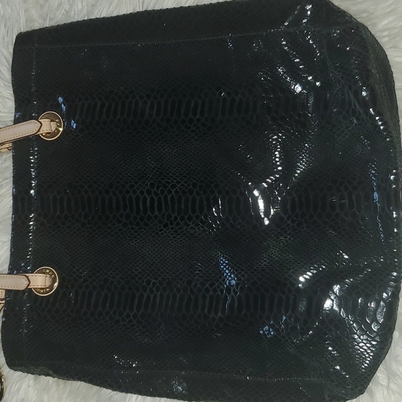 Michael Kors Black Snake Skin Tote | Gold Hardware | Shoulder Bag | OS - Picture 4 of 7